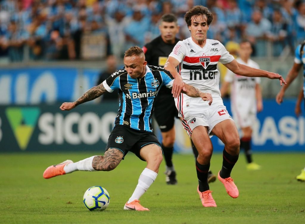 Gremio's Everton Soares in Brasileiro Championship action v Sao Paulo