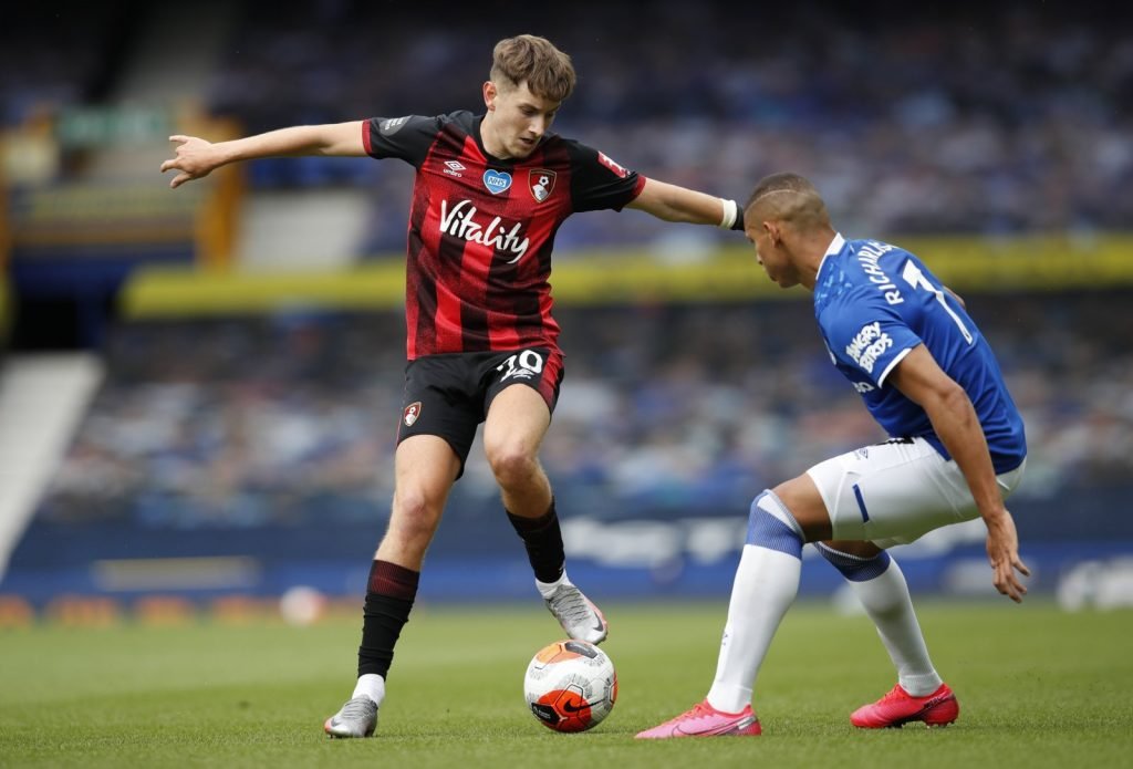 Bournemouth's-David-Brooks-taking-on-Everton's-Richarlison