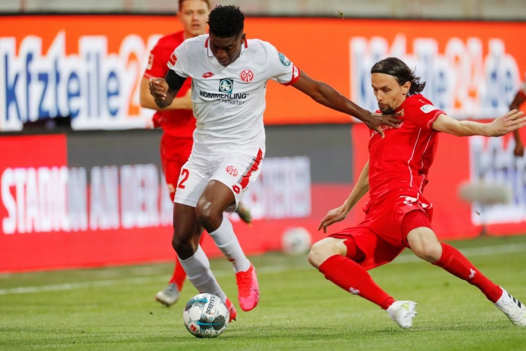FSV Mainz 05's Taiwo Awoniyi in action with Union Berlin's Neven Subotic