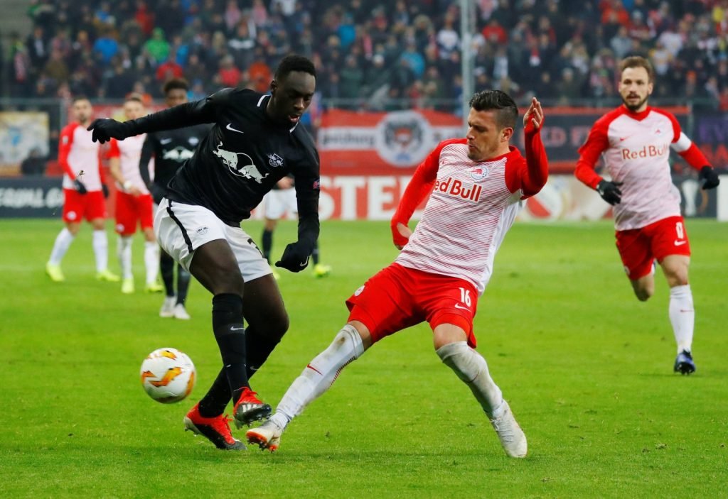 RB Leipzig's Jean-Kevin Augustin in action with RB Salzburg's Zlatko Junuzovic