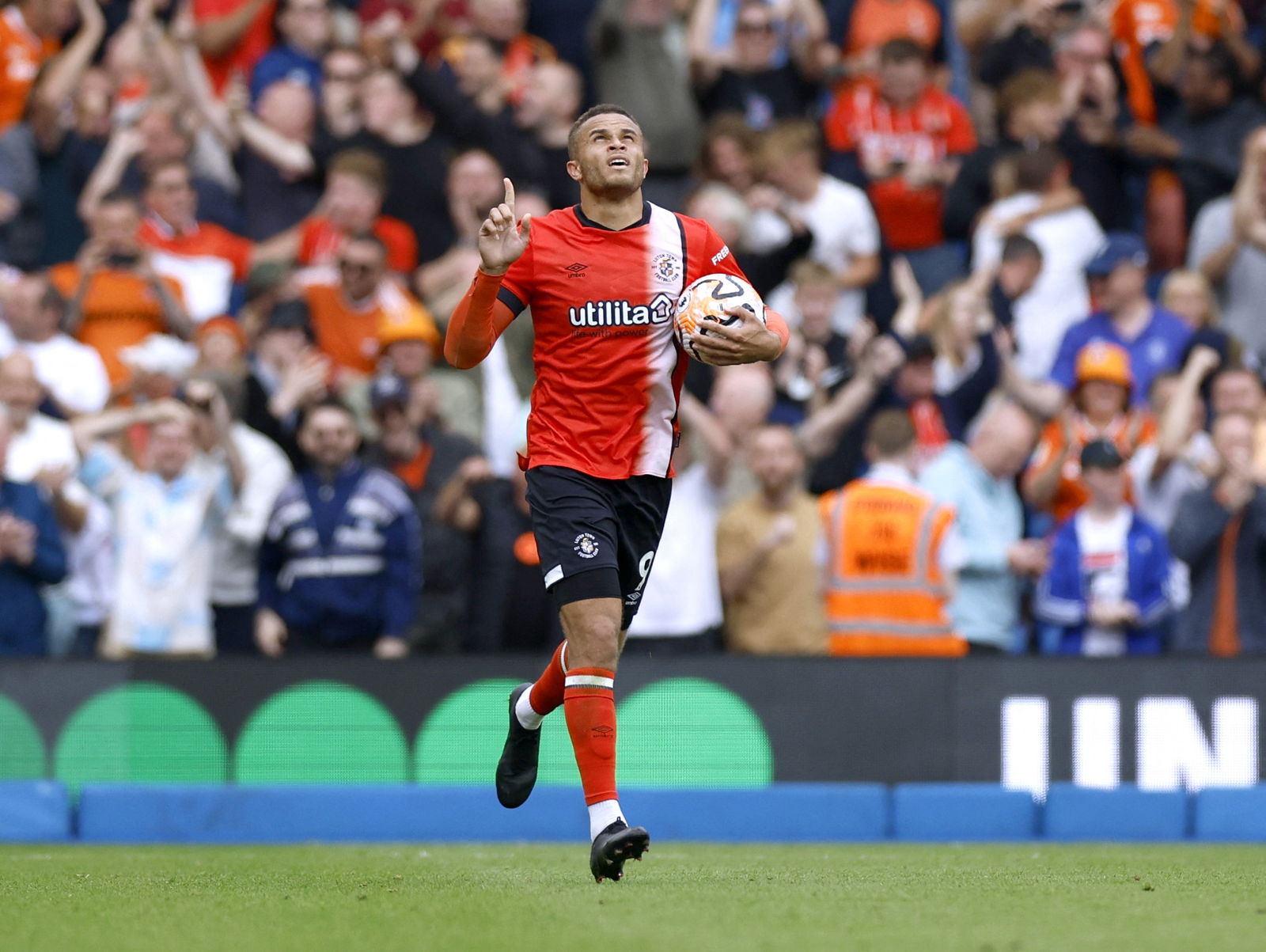 Luton – Carlton Morris Becomes A History Maker - Vital Luton Town