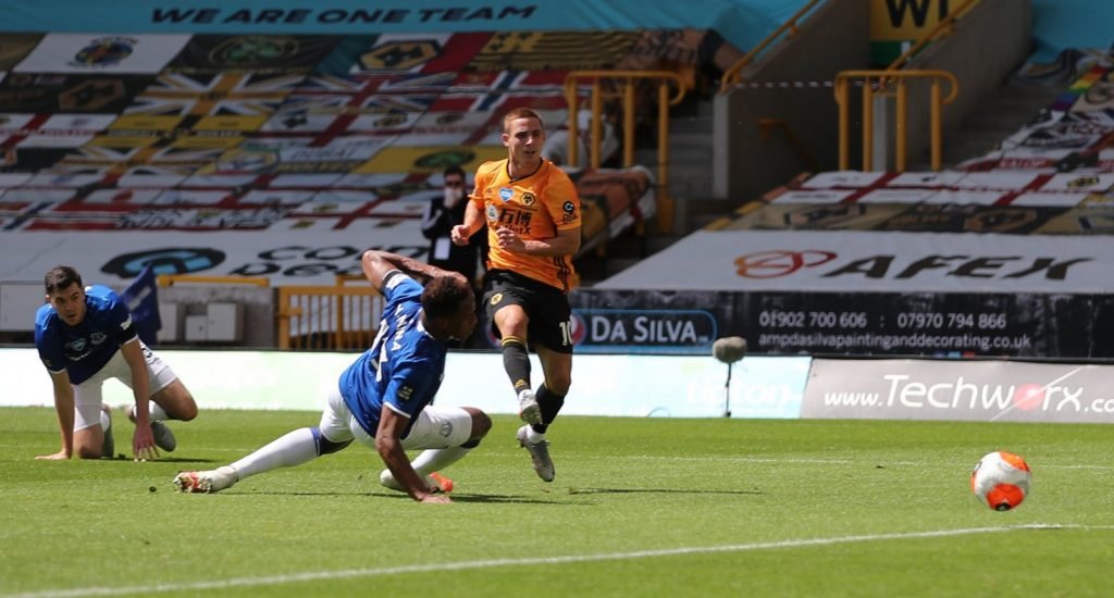 Wolverhampton Wanderers' Daniel Podence shoots at goal v Everton